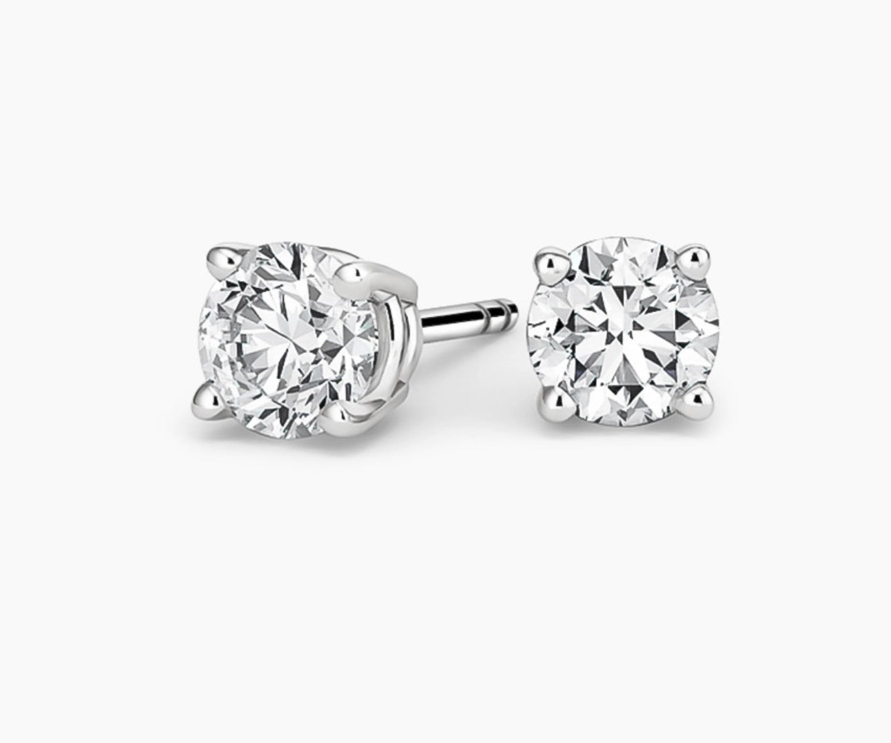 Round studs 4.5 ct total weight